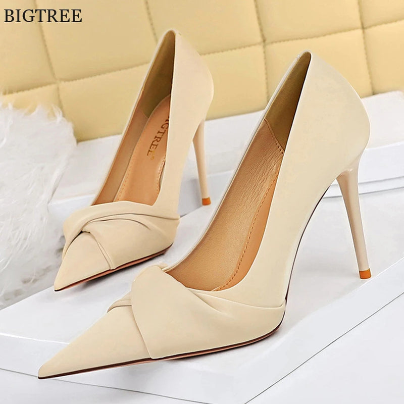 Sandália Pointy Toe com Salto Alto Stiletto