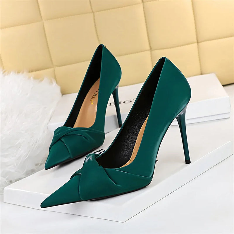 Sandália Pointy Toe com Salto Alto Stiletto